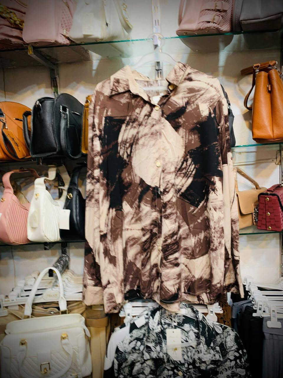 قميص شي راقي قماش جسكه 
سعر القديم ١٥
الحالي ١٠
القياره داخل سوق الملابس


**إذا كنت صاحب هذا الإعلان وتريد حذفه لأي سبب، رجاءا أرسل رسالة إلى الدعم الفني**