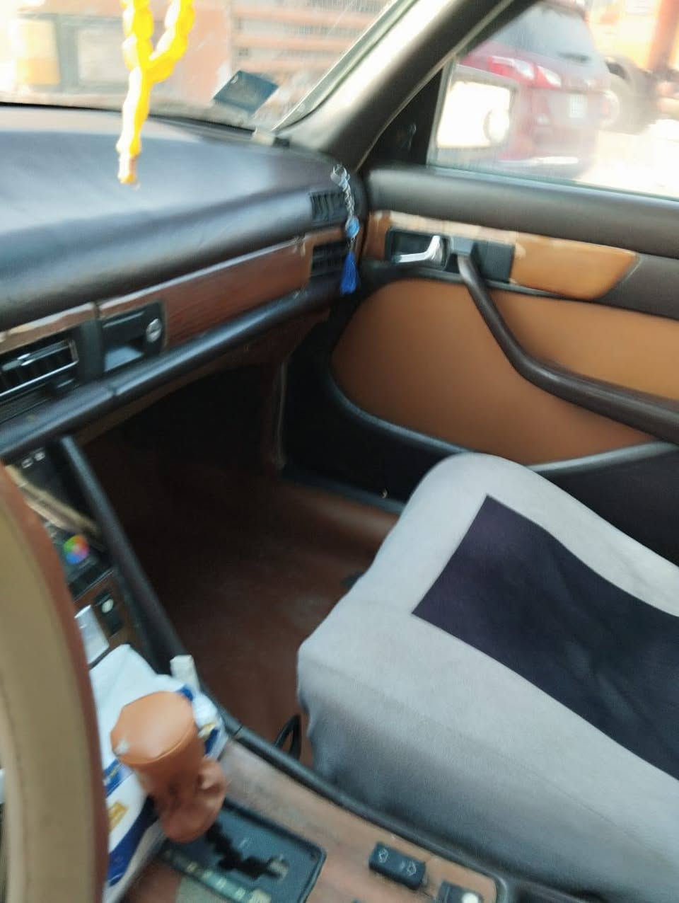 مارسدس جانبو باب لقصير مديل 82تبريد حداديه تخم تاير رقم بغداد بسمي سياره جاهزه مال جناي مكفوله من ضربه ولعيب شرعي حداديه مابيه اي نقص دواخل جاهزه ستر لوك كير مكينه جداد سعر 55وبيه مجال حك جيه ***********
