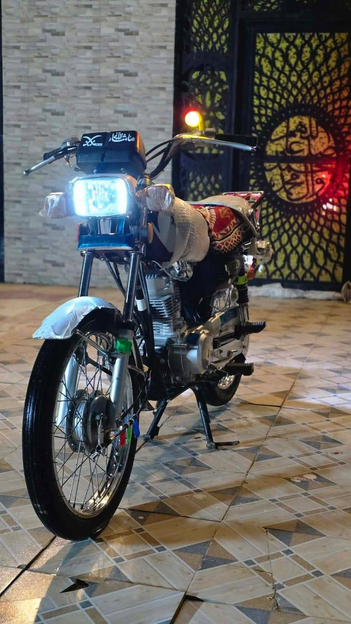 السلام عليكم شباب دراجه نامه شلامجه وراق اصولي  موديل 2023 مكان الديوانيه قضاء الحمزة شراي ينتصال. ***********
