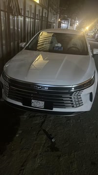 عندي بي واي دي ديستروير موديل ٢٥ ماشية ٦٠٠ كيلو بدون رقم عندي براء ذمة...