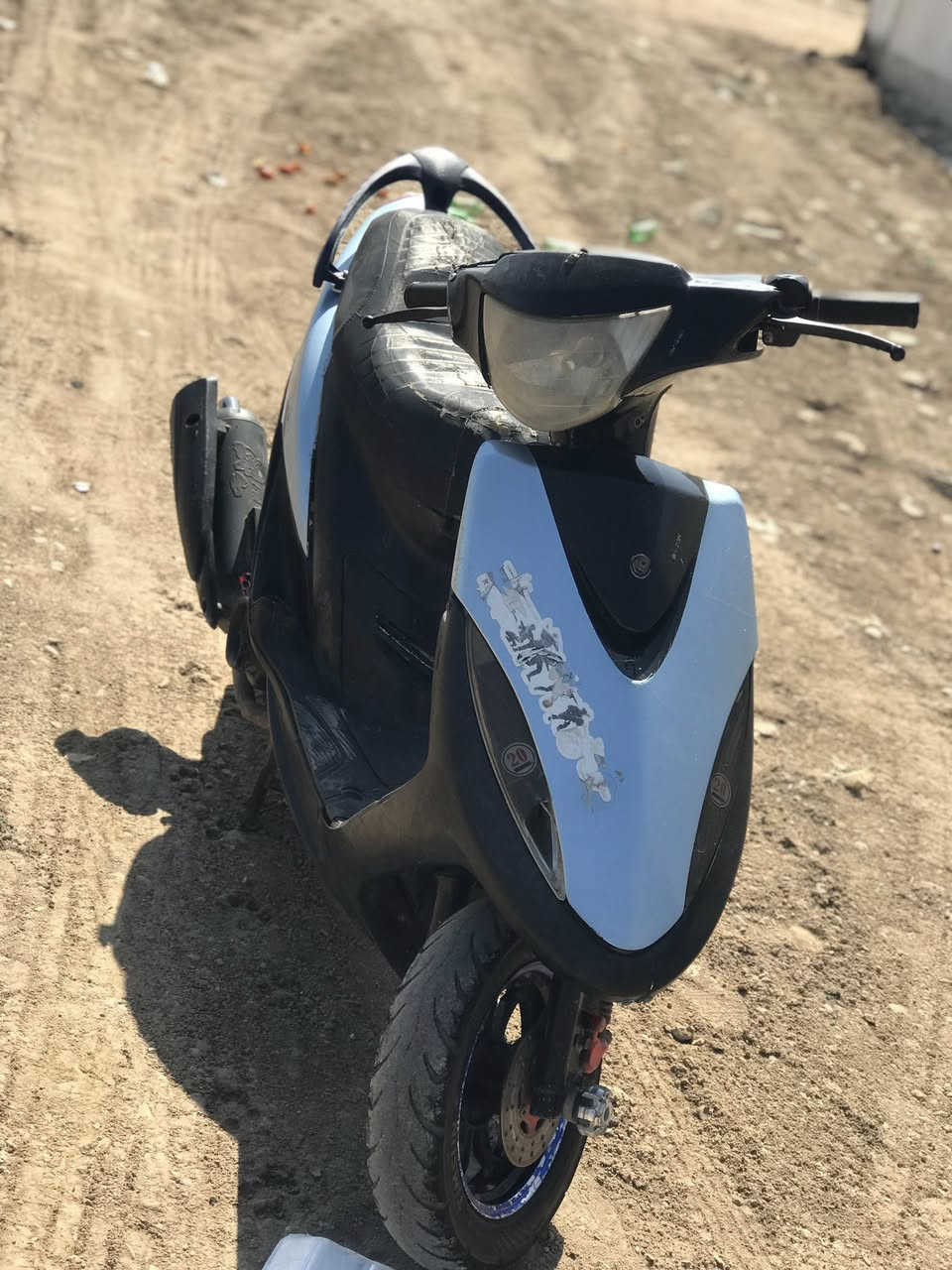 السلام عليكم جميعن ماكس عدله للبيع مفتوحه بوشه 49شلعه ومعدل حلوه الدراجه كلشي شغال ماعده السلف هندر لايت اشاير سكن هورن بيع او مراوس السعر 650وبيهه مجال للشراي رقمي***********مكاني القرنه هور السعد
