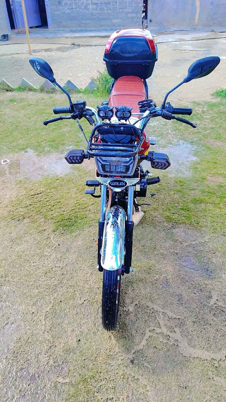 سلام عليكم  سولنك للبيع موديل 25 محرك اسود دراجه بلاديه وضع شركه شرط برقي مامطخوخ دراجه على ايدي اوراق كامله منفيس سويجات بصمه تشغيل عن بعد باتري جديد كهربائيات كله شغاله وياله شرط دراجه ستخدام شخصي مرتبه فول سعر المطلوب 750 وبيه مجال مكان صلاح الدين قضاء بيجي هـــــــ***********
