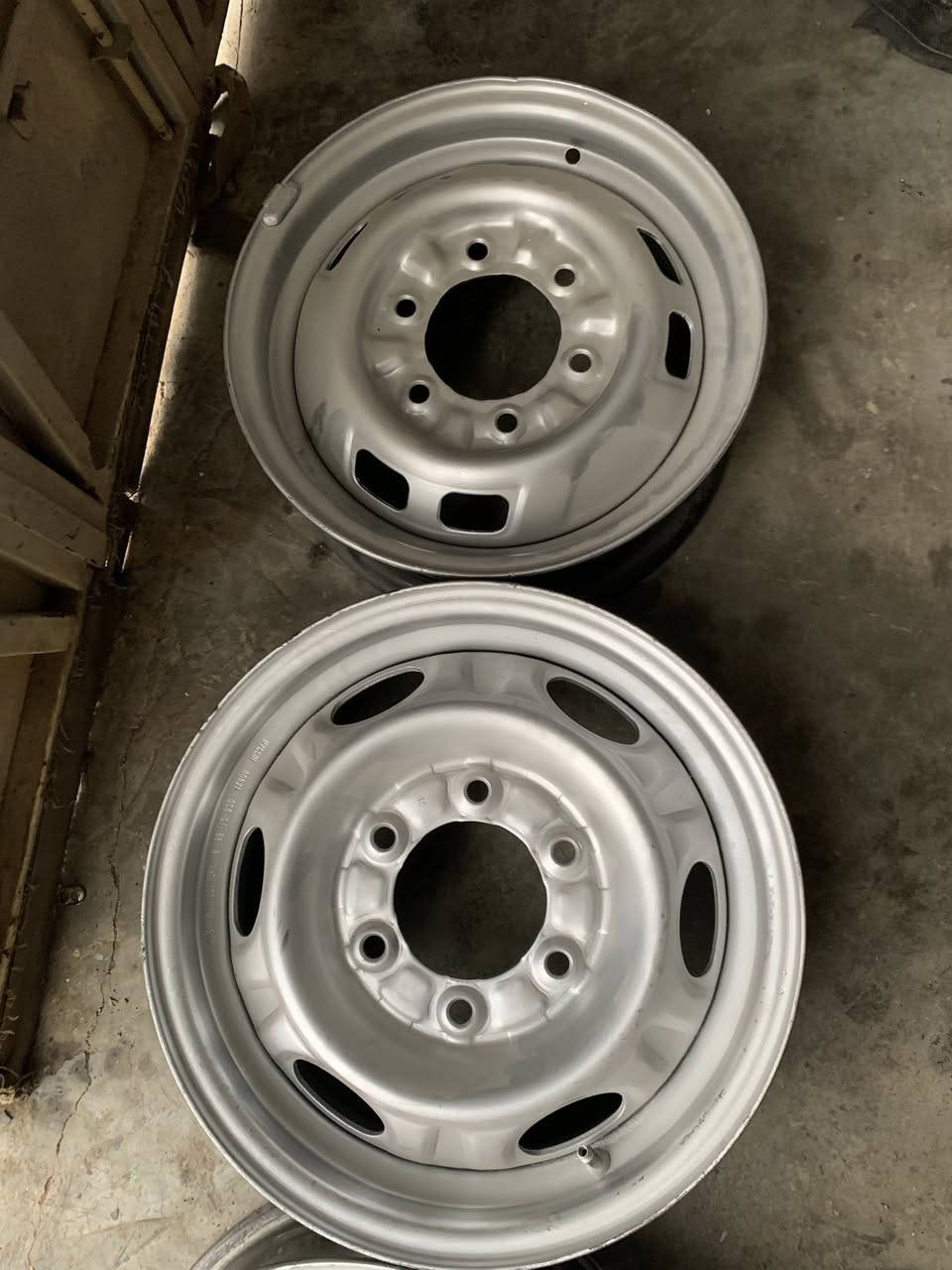 چوار ویلی نیسان پیکاب قیاسی ١٥ زۆر پاکە خواری و تەقیوی تیان نیە نرخی ١٥٠ و مەعمەلە ژم ***********
