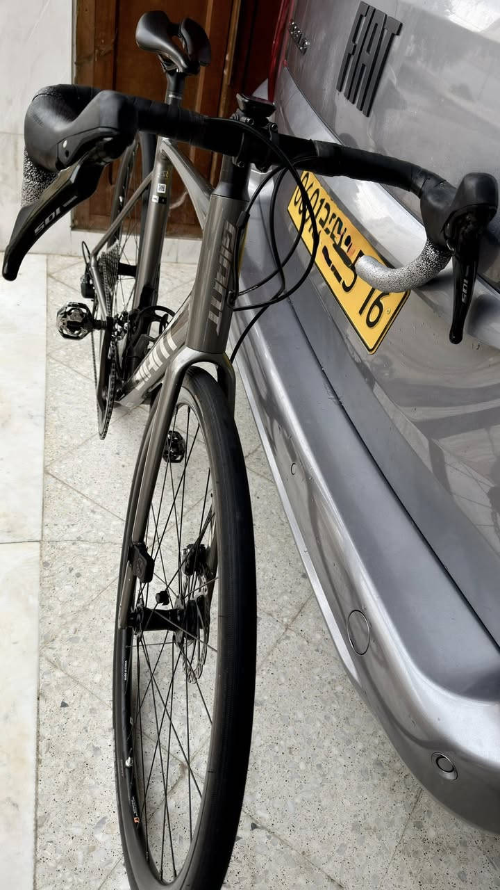 Vélo de route Giant liv Aluminum forche carbon
Taille ML
Group shimano 105 11v
Les freins disques hydraulique
Des roues :Giant tubeless
Des pneus: GIANT 28×700
Livraison disponible


**إذا كنت صاحب هذا الإعلان وتريد حذفه لأي سبب، رجاءا أرسل رسالة إلى الدعم الفني**