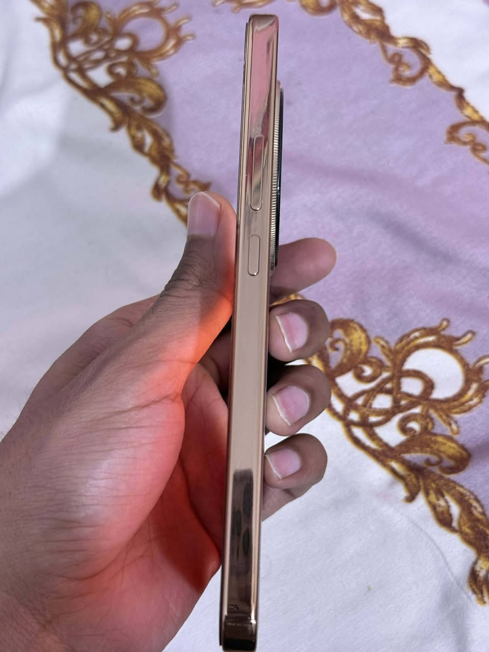 هونر X9d نظافة 100 استخدام قليل سعره 400 وبيه مجال قليل العنوان الناصرية مركز للاستفسار ***********
الشاشة: 6.79 بوصة AMOLED بدقة 2640×1200 مع معدل تحديث 120Hz
المعالج: Snapdragon 6 Gen 4 (بدقة 4 نانومتر). 
الرام والتخزين:
12GB RAM
256GB 
الكاميرا الخلفية: 108MP + 5MP. 
الكاميرا الأمامية: 16MP.
البطارية: 8300mAh مع شحن سريع 66W. 
النظام: Android 15 مع MagicOS 9.0. 
مقاومة الماء والغبار: IP66 + IP68 + IP69K (مقاومة قوية جداً
