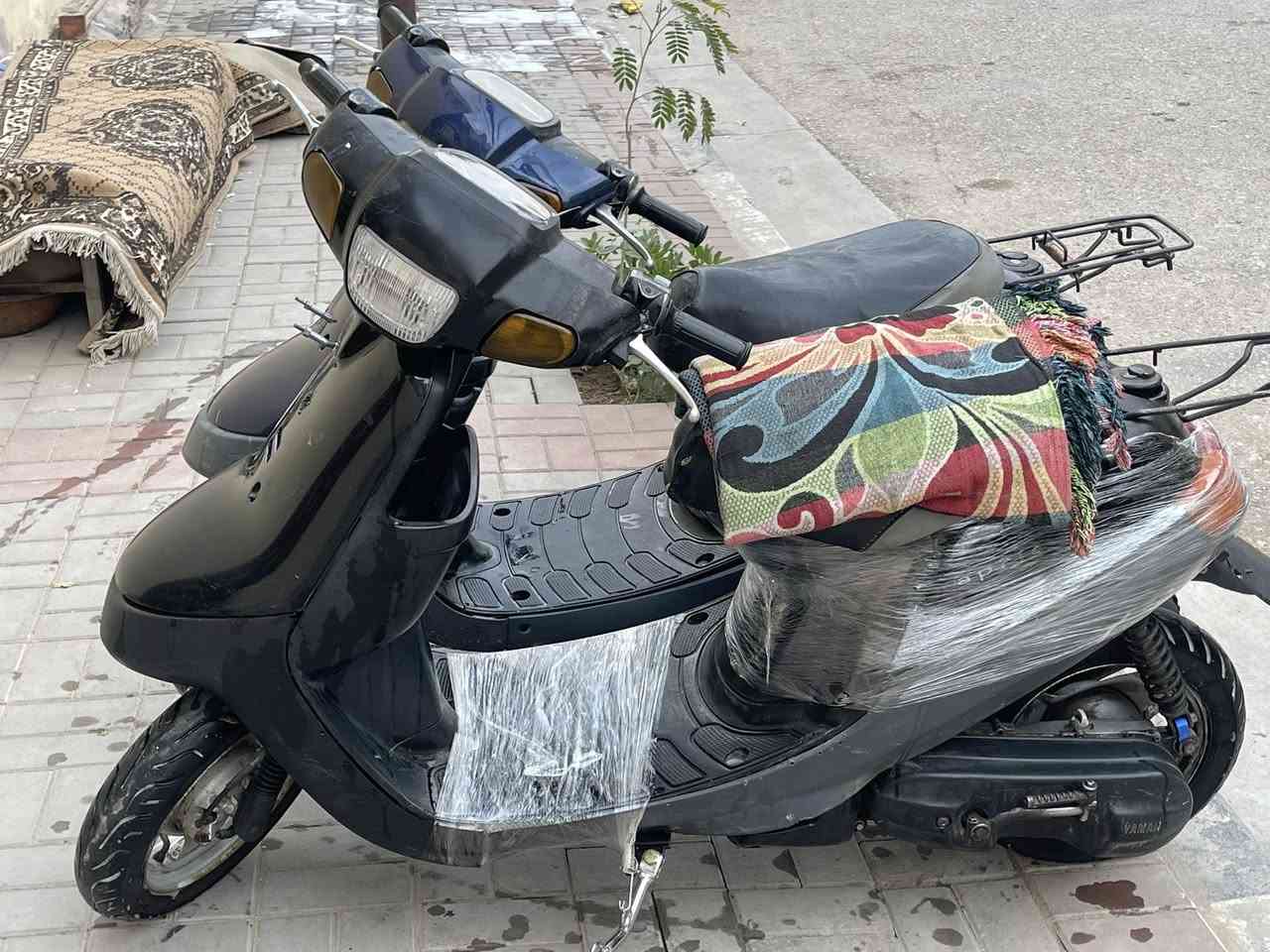 سلام عليكم دراجات عدد ٢ للبيع  دراجات شغالات وكاملات كل نقص ما بيهن كلشي شغال سلف كهربايات بس وحده يرادله باتري نكره  شلعه معدل شواصي مالحومات مكاني كربلاء الملحق ***********  سعر الوحده  200. وبيه مجال
