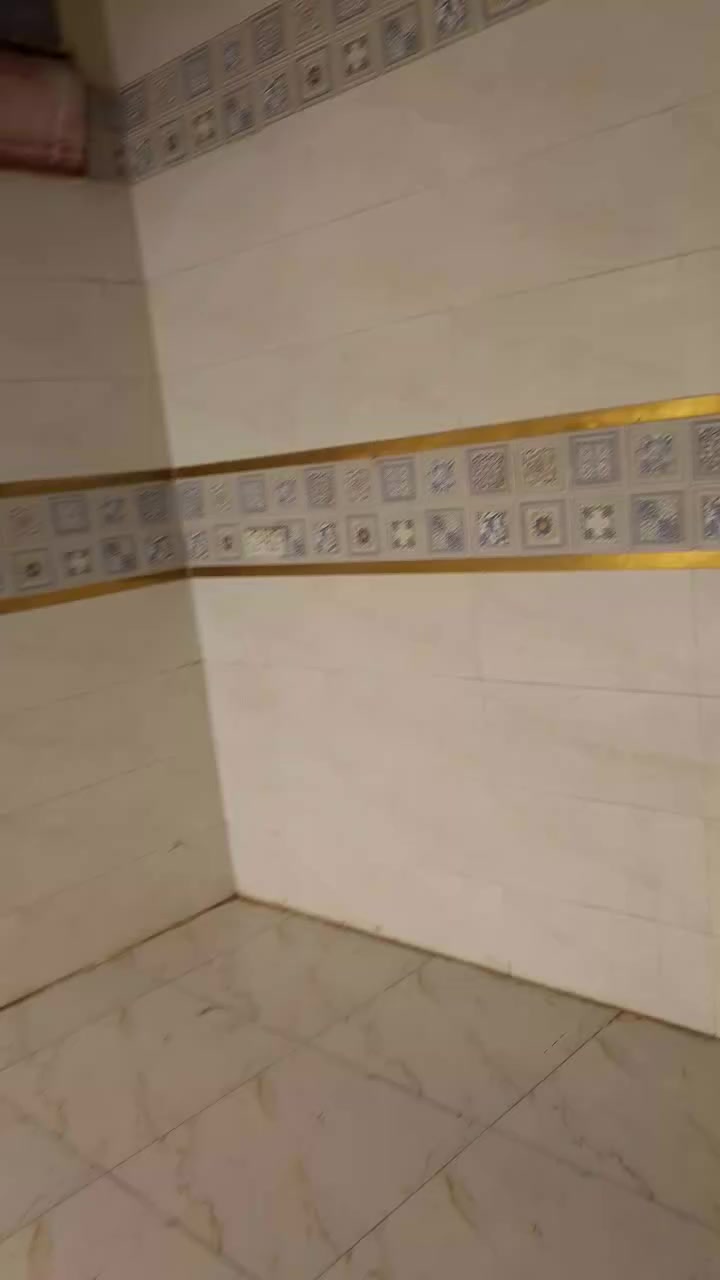 بيت للايجار بحي ذويب الثاني البيت جاهز من كل النواحي الاتصال ***********
