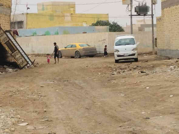 بسم الله الرحمن الرحيم 
بيت زراعي للبيع 
صوب الشويلات 
منطقة حي الحسن 
قرب مدرسة القدوس 
3 غرف وصاله ومطبخ 
وديوانيه وصحيات ومحل 
المساحة 300متر
السعر 50 وبي مجال 
للتواصل الاتصال على الأرقام 
 الموجوده بالاعلان 
***********
***********
او مراسلة الصفحة 
#هادي_الحجيمي
