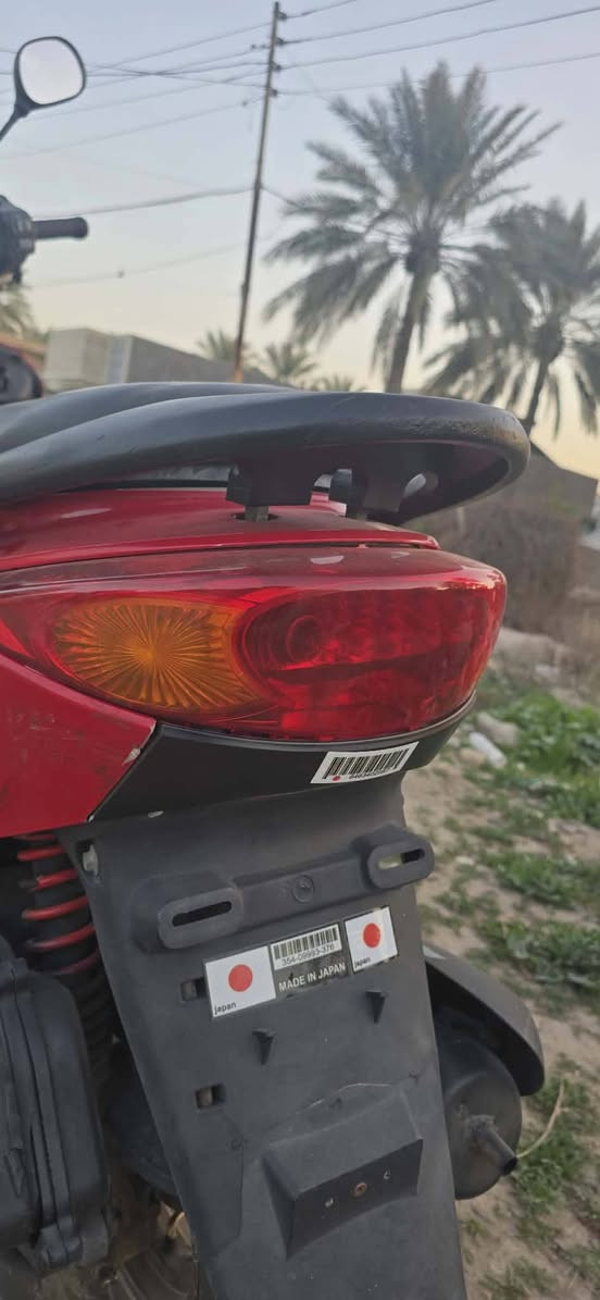 السلام عليكم دراجة بلاد كلها ختم واحد نظافة الكفرات ٨٠ بالمية كهربائيات كلها شغالة تايرات جدد بس الكشن مكسور ٤٥٠ وبيها مجال بسيط *********** بغداد
