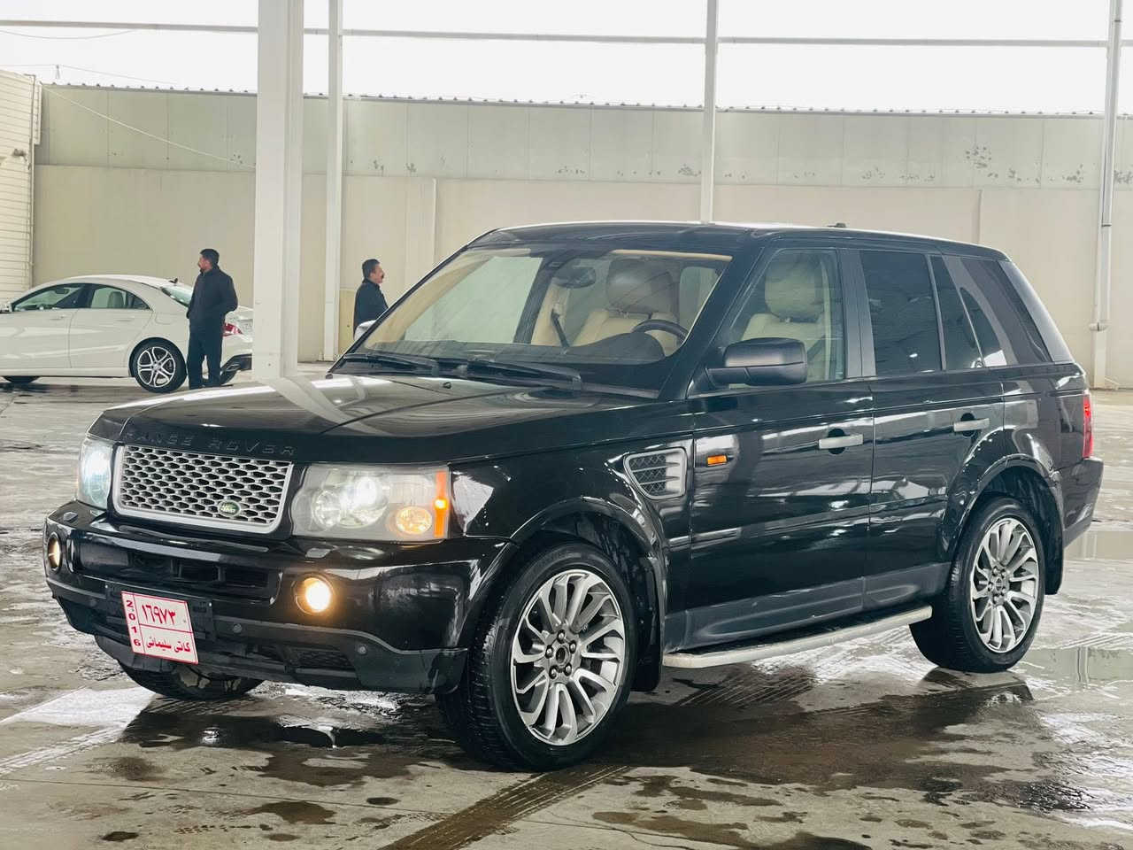 رەنج ڕۆڤەر ٢٠٠٨
فول مواسەفات 

٨ بستۆنی بێ سۆپەر 

یەک پارچە بۆیاخ

سعری ٨٥ گەڵاو معامەلە

ژمارە موبایل ***********
