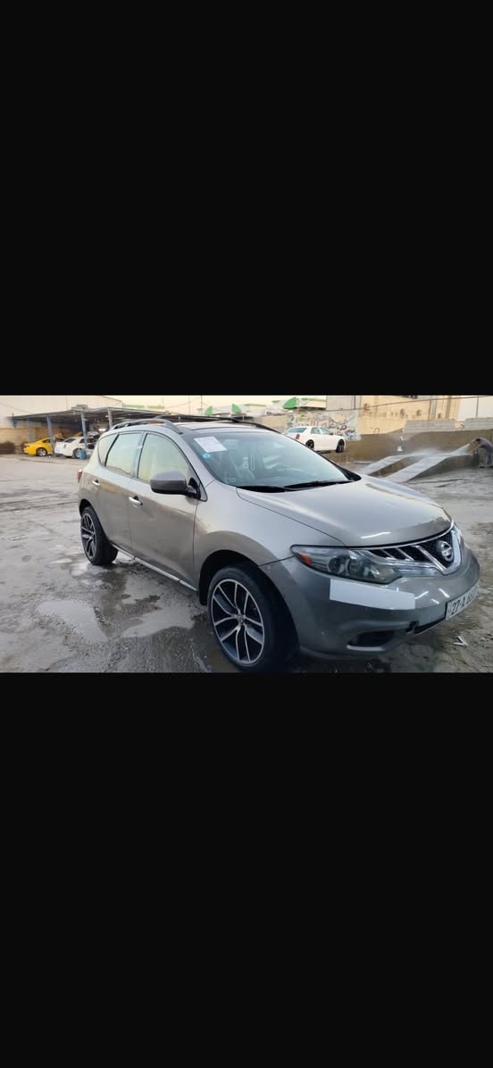 السلام عليكم نيسان امورنو. موديل ١٣فول مواصفات. جاهزه من كلشي مكينه كير تخم تاير حداديه جاهزه وحلوه. بيها باب خلفي صبغ 
وجاملغ خلفي صبغ بل هلال ولباقي مكفوله 
مكاني ناصريه ***********سعرها ٨٠ وبيها مجال
