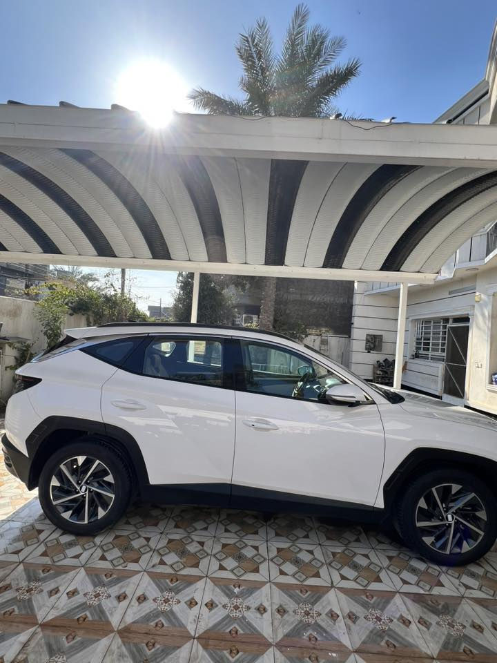 توسان ٢٠٢٤ للبيع ( ١١ الف) كم حقيقي ضمان شركة الاولى
سياره مال بيت  
محرك ٢٠٠٠
بصمه وتشغيل عن بعد
كراسي كهرباء ٣ انضمة قياده
بردات خلفيه
مري ترحيب وشفط
مانع انزلاق
ومانع انحدار
هاند بريك بصمه
اوتو هولد
شاحن وايرليس
حساسات امامي خلفي
تحكمات ستيرن 
تبريد خلفي 
كاربلي
اندرويد اوتو
سبيرها منازل يعني على وضع الشركه بعدها وبعدها بستيكراتها وكلشي موضح بلصور مكفوله 
***********
ب 222 وبيها مجال بعد شي مرتب للشراي ومستعجل على بيعتها
