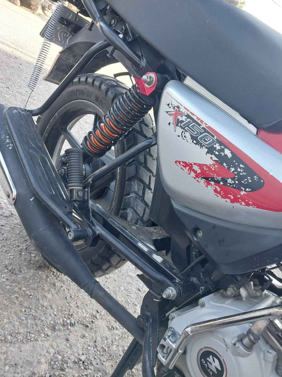 السلام عليكم موديل 22 نازلة بال 23 شهر 10 دراجة جديدة كلش مبدل بس زنجيل وجاكوج فقط الدراجة بسمي رقم بغداد استخدام شخصي مو دلفري مابية برغي نقص سعر 2600 مليونين وستمية  بغداد الشعب ***********
