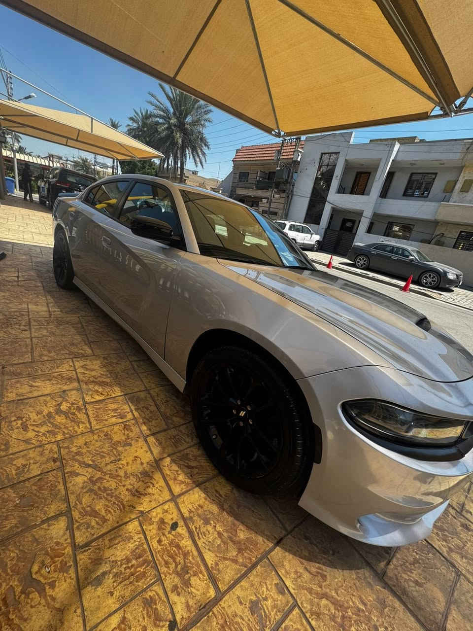 دوج جارجر موديل 2022 وارد بدون ايرباك بدون دواخل جاملغ امامي فقط 
٨ سلندر 5700 
شاشه جبيره 
كامره خلفيه 
سوبر تراك باك 
شفتات ستيرن 
كشن كهرباء 
سستم صوت الباين 
السياره عليه تفريغ واكزوز وبرمجه
ماشيه ٣٦ ميل
مكانه بغداد 
السعر 24,500$ وبيها مجال بسيط للشراي 

***********
صور الحادث مرفقه
