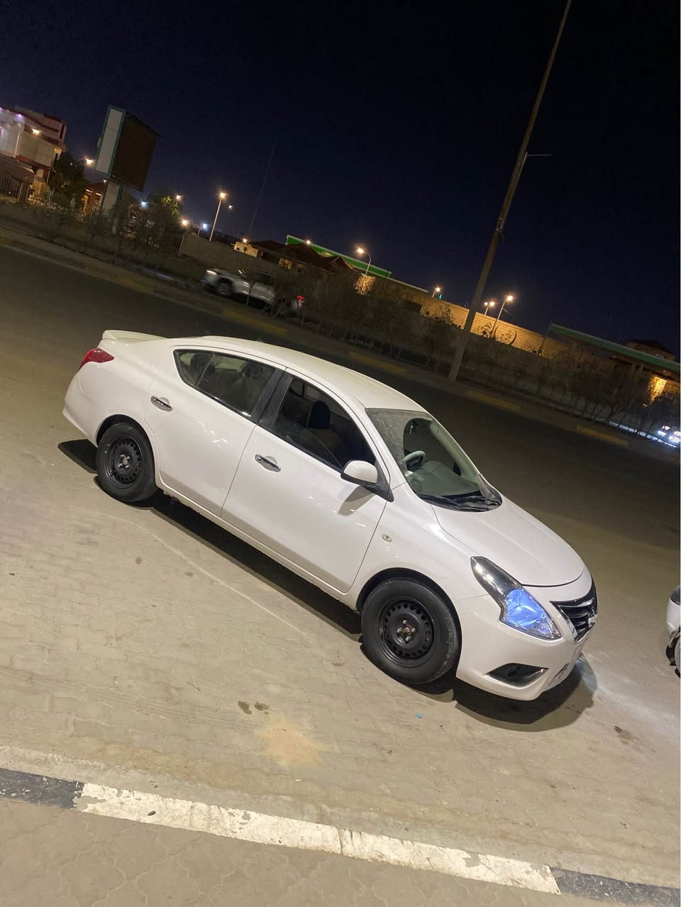 نيسان سني هندي ابليته زركه ماشيه١٢٠ بيه مدكر مبدل فقط لباقي كفاله شوف لعين مكاني البصرة (***********) البصرة, العراق
