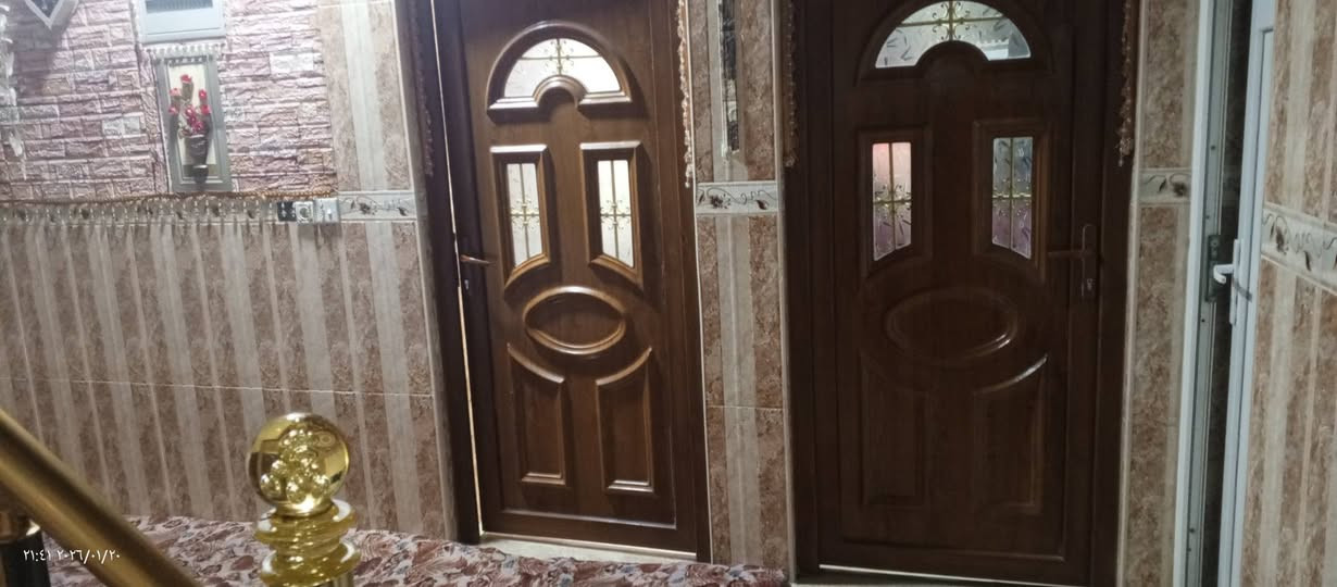 بيت للبيع فول فول
العنوان كركوك بنجا علي خلف دائرة الكهرباء 
خدمات كامل 
يتكون من غرفتين نوم هول مطبخ حار بارد استقبال حمام ومخزن...
المساحه 275متر

بيت فول سيراميك وسقف ثانوي والحايط تغليف سفنج

السعر 60 بيه مجال
هاتف ***********
