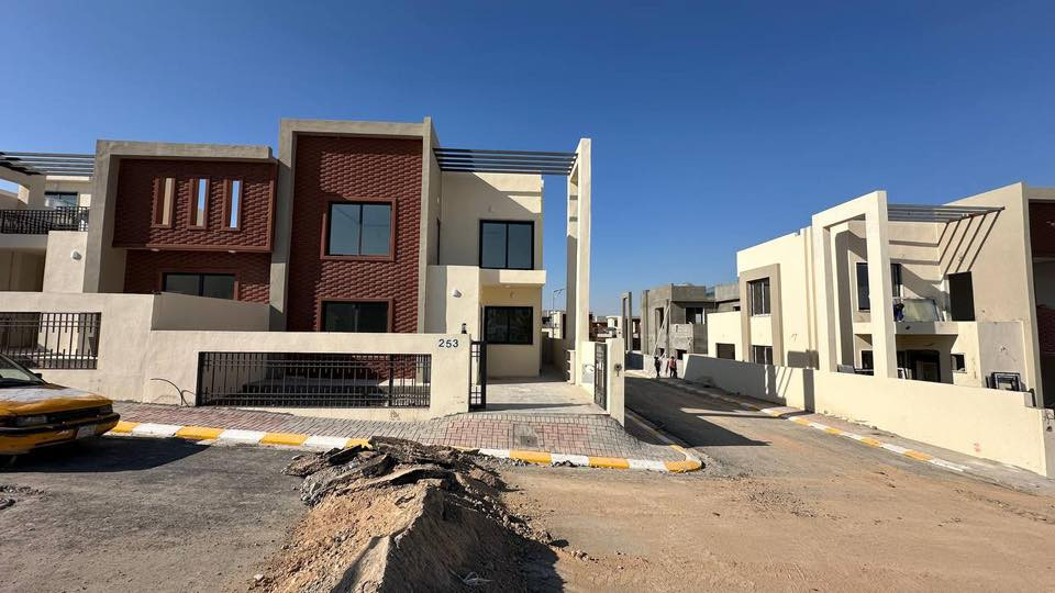 📣اعلان عقاري رقم(949)

‏ #دار_بناء_حديث_صفر_vip في #مجمع_سكاي_لاند مطل على فرع وحديقة بمكان مميز و جميل جدا مكون من #طابقين

 💠طابق(1( غرفة نوم عدد ‫2+‬ استقبال + مطبخ + صحيات عدد2 + هول +كراج 

💠طابق(2) غرفة نوم عدد ‫2+‬ هول +صحيات

💠#المساحة 200 متر

💠#الواجهة_ركن
____________________________
‏#instagram :  almalk_realestate
_____________________________
‏#facebook : الملك للعقارات والمقاولات 
______________________________

💠ليصلك السعر علق بــ (تم) ✔️

لاستفسار اكثر يرجى مراجعة #مكتب #الملك او الاتصال على الارقام التالية☎️
 
📞***********
📞***********

📍عنوان المكتب / شارع القدس مقابل اسماك حسن 
البغدادي

ونستقبل جميع العروض السكنية والتجارية بكافة مناطق كركوك 

#عقارات  #استثمارات  #كركوك  #مقاولاوت #تصاميم #الملك_للعقارات_والمقاولات
