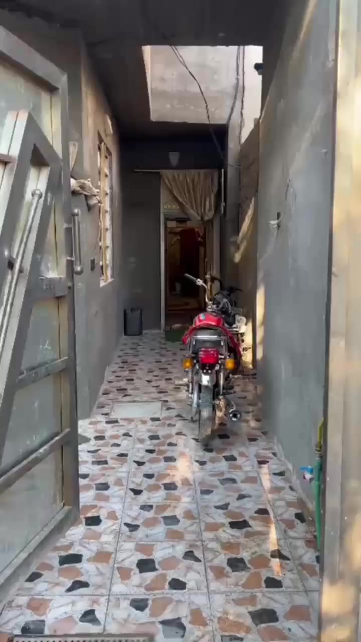 سلام عليكم دار البيع المساحه 120 متر البيت يتكون من غرفتين نوم و صاله و ستقبال ومطبخ وصحيات داخليه وخارجيه العنوان كربلاء الحر بل الرشديه الرقم الهاتف ‏‪***********‬‏
