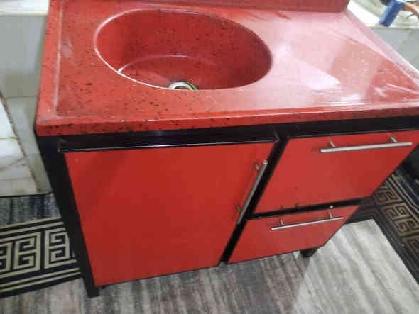 سلام عليكم كاونتر للبيع 3 قطع وسنك مرمر نضافته 90/100 مابي  ضرر ولا نقص مكاني الاعظميه 
الشراي يتصل ***********
