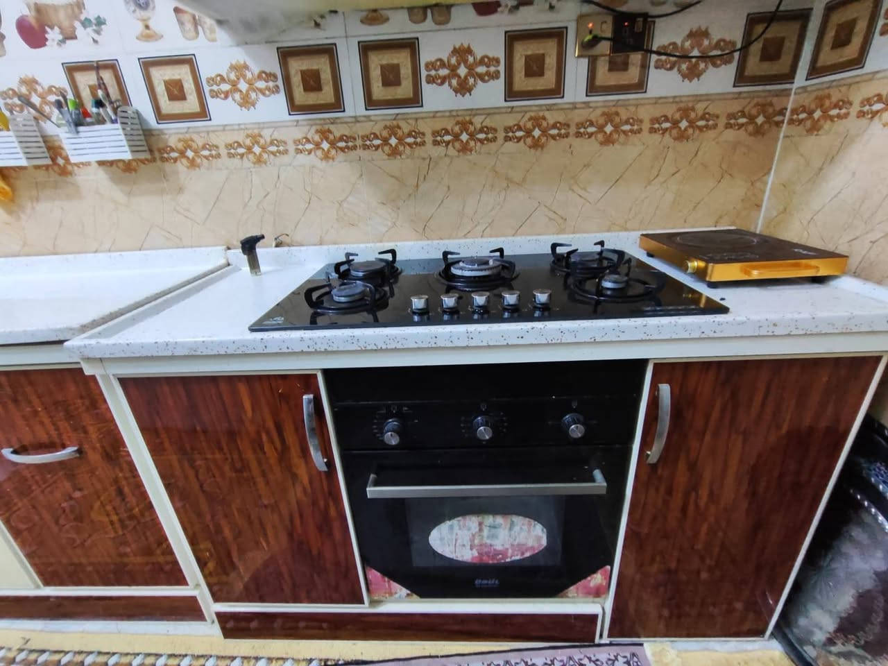 كاونتر تركي للبيع حطاطة شغل درجة اؤلى كامل مع الطباخ بلازما سطحي مع مرشحة مع الشواية  السعر مليون و١٥٠ الف وبيه مجال بسيط للتواصل ***********
