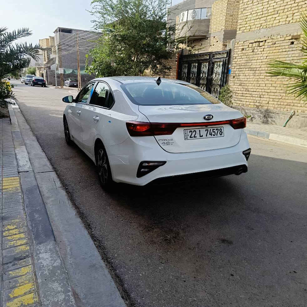 فورتي 2020 أربيل بسم شركه وكاله أو تحويل رقم جديد وسنويه مجدده حادثه واضح بصور جاملغ وبنيد فقط الباقي مكفوله حته من بارد السياره كلش جديده وجاهزه من كلشي ومواصفات EX السعر 113 وبيه مجال مكينه 2000 دوش وكير كلها بلاد الشراي يتصل لان مامتواجد على النت رقمي *********** او ***********مكاني البصره 
ياسين خريبط البصرة, العراق
