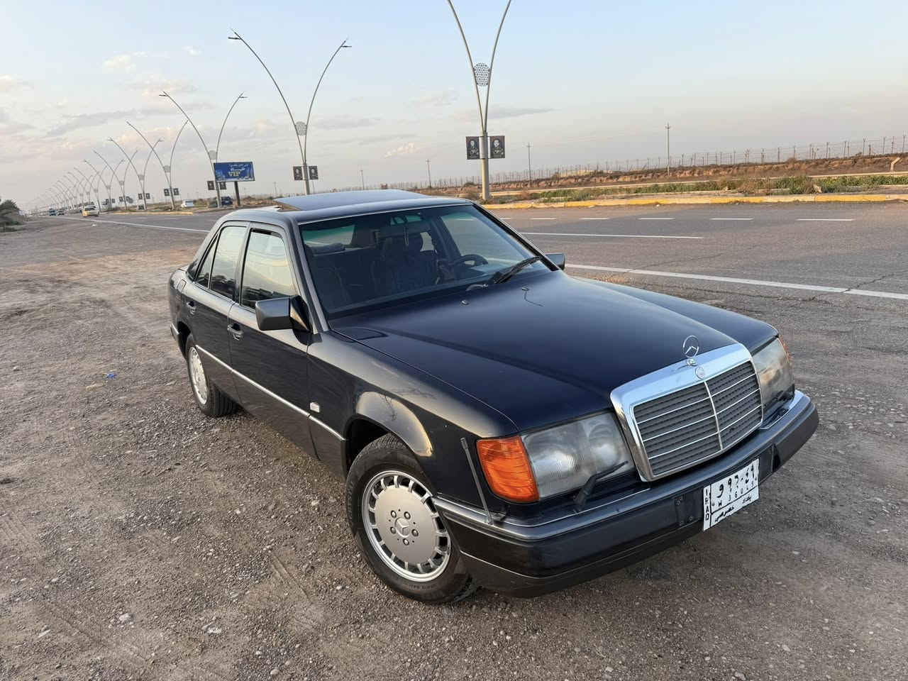 السلام عليكم 
مارسدس دب موديل 90
رقم بغداد بأسمي محركها 3000 ياباني 
السيارة جديدة وكلش حلوة ونصبة 
السيارة مصبوغة جمالية بدون حادث بيها الجامرلغ الخلفي چان مشتغلي ع بارد ومن عمرتها سويتها ع حار لان چان نشاز على گد شبر وشوية 
السيارة كفالة محرك گير وصدرها جديد وتخم تاير وباتري جديد سلايد شغال وبيها إدامة كاملة السعر 75 $ 
مكاني ديالى بعقوبة 
***********
