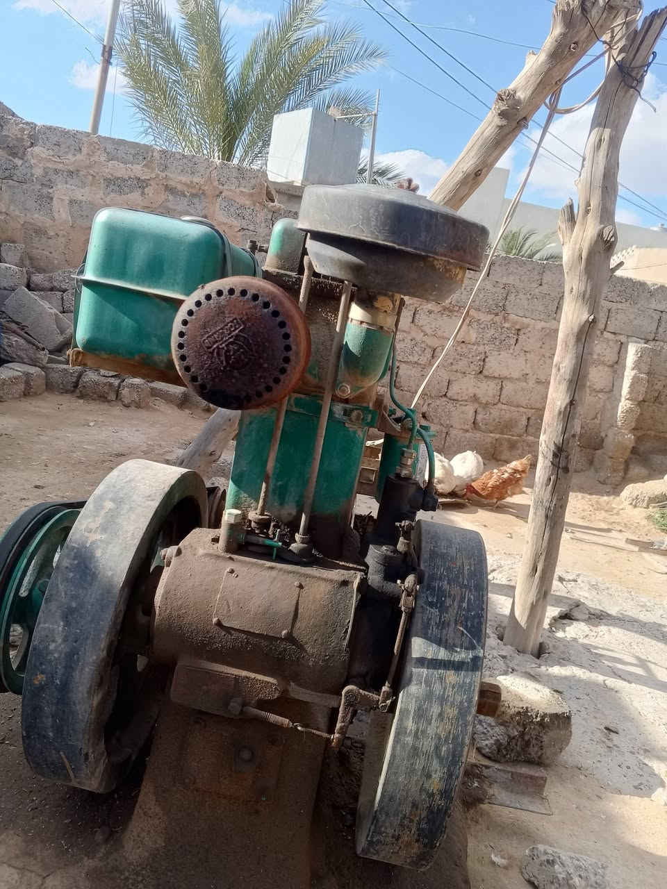 السلام عليكم
مولد للبيع توب لاند جديد بشكل مبدلو ثلاثة تبديلات دهن بعدو شركه مع راس توليد 

(ملاحظه يرادله غسل فقط)

السعر اتصل *********** بي واتساب
