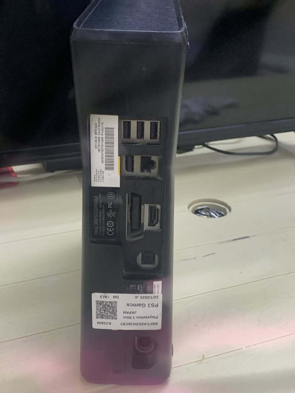 Xbox 360 للبيع
• 2 يد تحكم

• 30 لعبة

• الجهاز ‏نظيف 100/90 ‏

•‏مكاني موصل

السعر وبي مجال ￼115

‏العب:

Call of duty modern warfare 4

Advanced warfare

Call of duty black ops 1-2

Condemned 2

Contrast

Crash of the titans

DOA5 ultimate

Fifa 19

Forza horizon 2

Gta 5

How to survive

İnactive

Lego star wars

Minecraft

Pes 20

Red dead redemption

‏وباقي


**إذا كنت صاحب هذا الإعلان وتريد حذفه لأي سبب، رجاءا أرسل رسالة إلى الدعم الفني**
