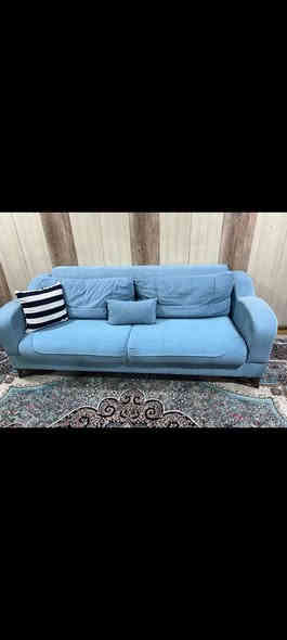 تخمين للبيع. كل واحد يحتوي عله قنفتين واثنين كراسي الواحد عله ١٧٥وبي مجال بس  التخم السمائي رجله مكسوره العنوان كربلاء الملحق قرب سوق الحبوبي القديم ***********
الواحد. 10. مقاعد
