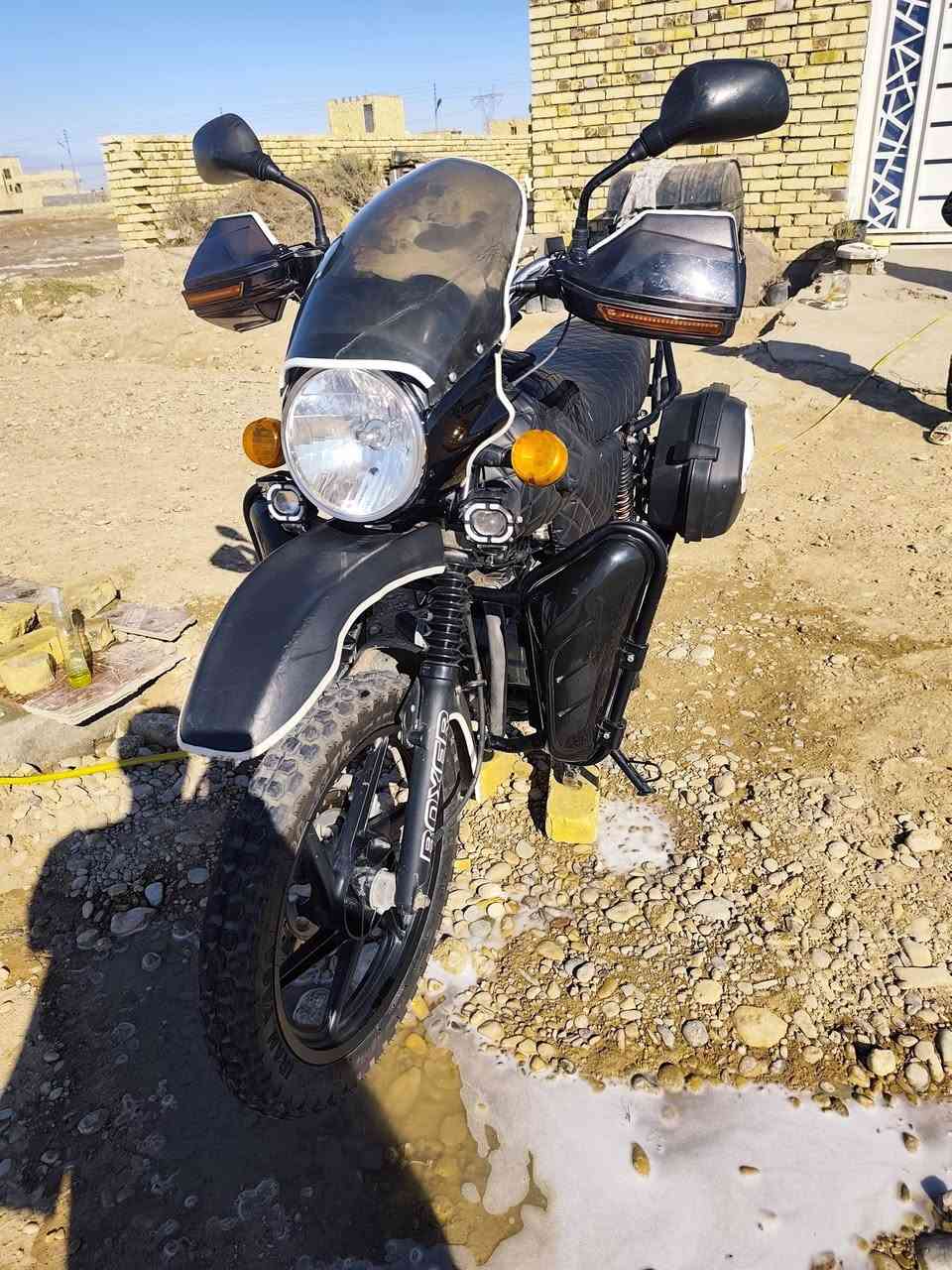 سلام عليكم 
بوكسر للبيع موديل 22 شهر 12
مكينه مجفته مره وحده تجفيت شركه 
مرقم سنويه 
السعر 1900 بيه مجال بسيط 
العنوان ماجديه 
متواجد خاص 
رقم ***********
