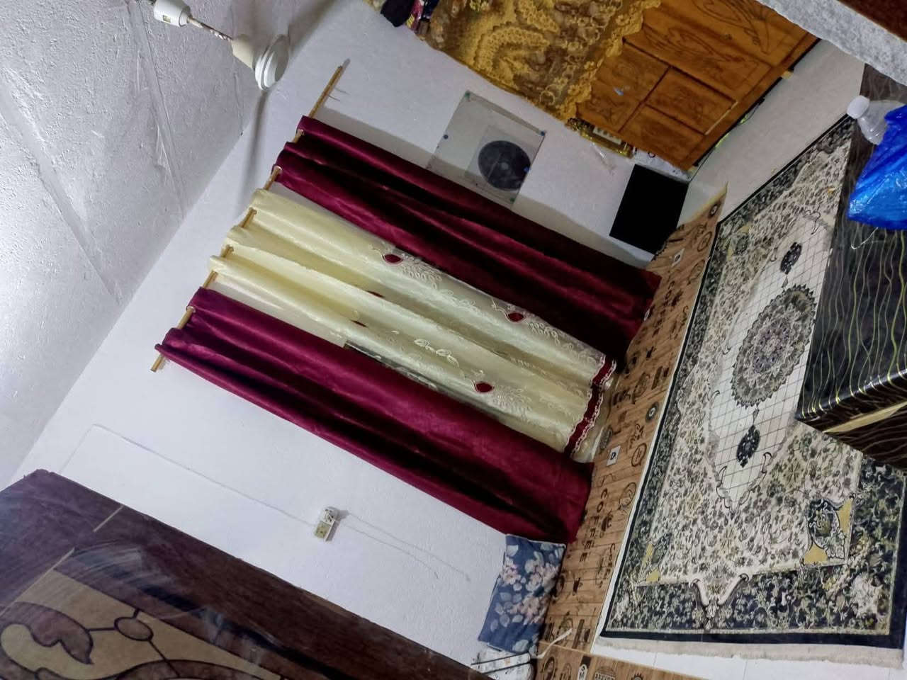 دار لبيع زراعي  خلف روف المدينه مساحته 250يحتوي عله ثنين غرف و بيتونه ودرج ومطبخ وصاله دوانيه نقصها بس سقف ***********
