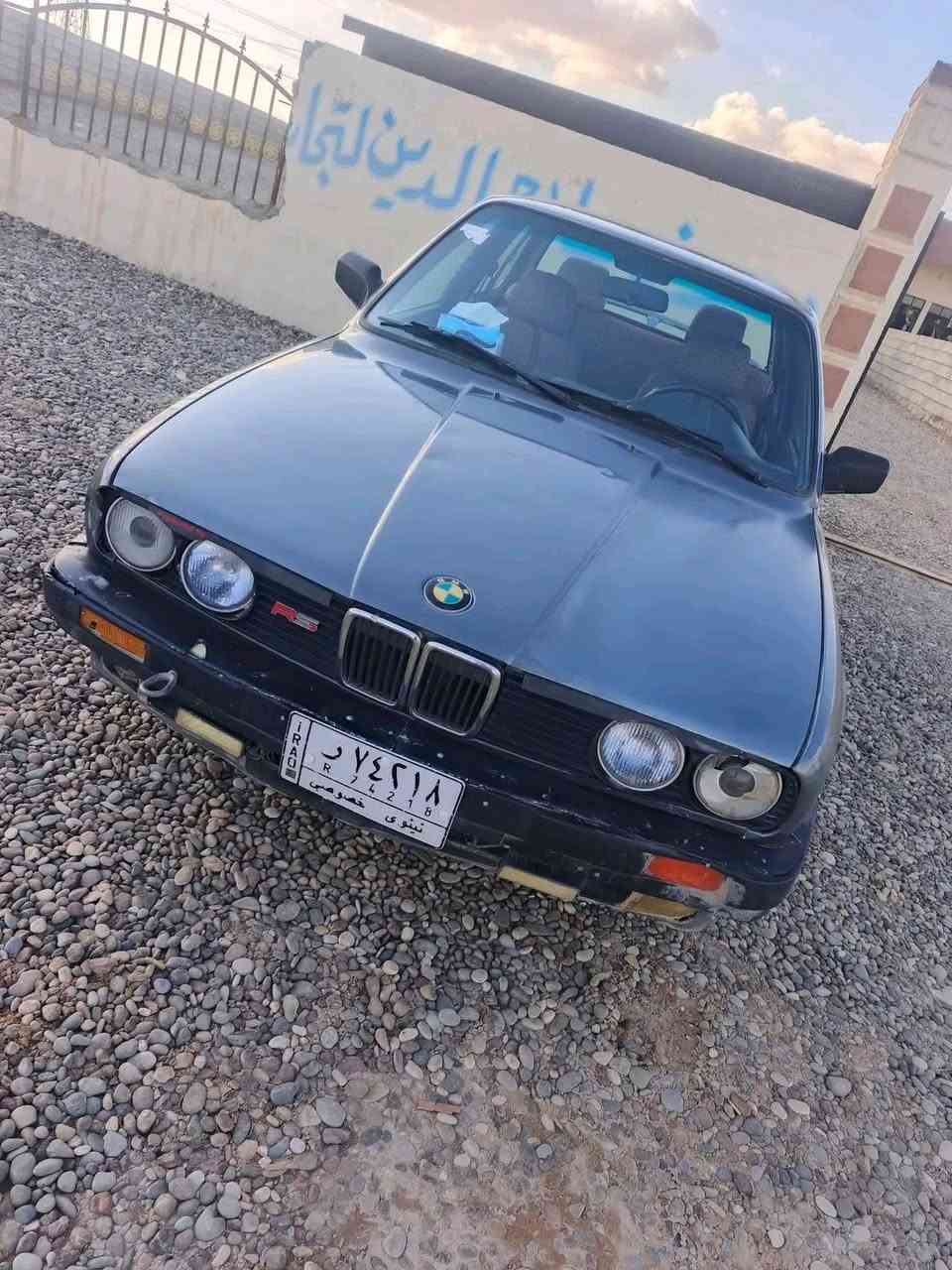 للبيع او المراوس بي ام زعره 320 شرط التحويل سنويه باسمي لل28 السعر 30 وبي مجال ***********
