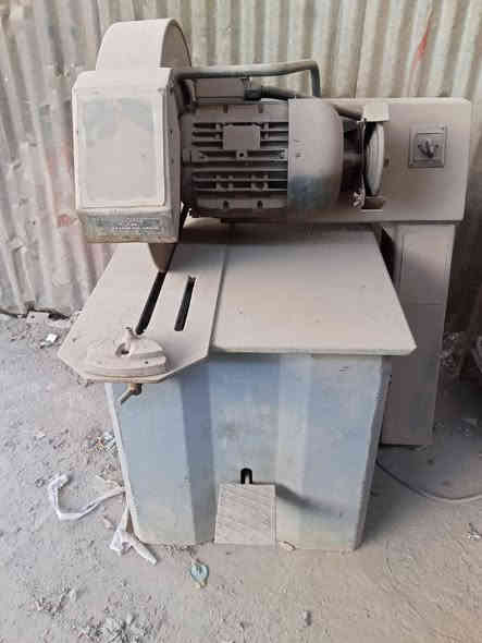 سلام عليكم عندي كتر للبيع ومكائن لحيم عدد 2 تشتغل 320 و220 ومكص مال ابليت او راسطه الكتر شغال والمكائن شغالات ***********
