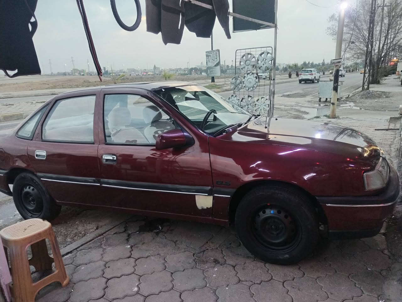 اوبل فكترا موديل ١٩٩١ محرك ١٦قايش عريض مشروع وطني باسمي ٢٠٣٠بي دفتر بانزين هزه جديد  محرك كير بشرط لاصرف ولا بخار مجفت جديد صدر تايرات كله جديد كهربائيات كلها شغاله سياره بدون ضربه بجم وخلف كبس فقط جاملخ خلفي مصلح أوربي سعره ٣٧وبي مجال قليل للطيبين *********** كركوك حي الوحده
