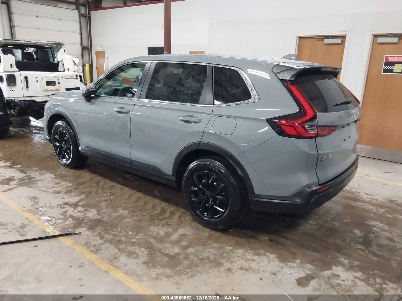 🚨 تنويه مهم
هذه السيارة معروضة في المزاد الأمريكي 🇺🇸
والمزايدة والشراء تتم عن طريق مكتب الباخرة للمزادات 🇮🇶
🔥 تدخل بكتاب الشهداء
───────────────

🚗 السيارة: 2025 Honda CR-V
📅 تاريخ المزاد: 16/02/2026
🚢 الشحن: $2,649 (umm_qasr)
📏 المسافة: 5,136 ميل
🔧 المحرك: 1.5l i-4 di, dohc, vvt, turbo, 190hp

───────────────

🔥 مجاناً مجاناً مجاناً
📄 تقرير كارفاكس مجاني بدون أي مقابل
───────────────

🚗 سحب السيارة خلال 24 ساعة من وقت التسديد
💸 حسابات مخفّضة وعمولات أقل من السوق
───────────────

🚢 الشحن متوفر من:
🇺🇸 🇨🇦 جميع الولايات الأمريكية والكندية
➡️ شحن مباشر إلى العراق
➡️ العقبة – جبل علي – ميرسين
───────────────

🛃 تخليص كمركي كامل من ميناء أم قصر
🏔️ تخليص كمركي إلى إقليم كردستان
🇯🇴 شحن مباشر إلى عمّان (العقبة)
🇹🇷 شحن إلى ميناء ميرسين – تركيا
───────────────

🏢 فروع الشركة:
📍 الفرع الأول: بغداد – السيدية – الإعلام
📍 الفرع الثاني: الإمارات العربية المتحدة – الشارقة – الصناعية 4
───────────────

👥 مجموعة البيع والشراء:
https://www.facebook.com/share/g/17pXXBgeeU/?mibextid=wwXIfr

───────────────

🎵 TikTok:
https://www.tiktok.com/@al_bakhera?t=8qGOLioZlVE&_r=1

───────────────

📞 للاستفسار والتواصل:
+9647739115599


**إذا كنت صاحب هذا الإعلان وتريد حذفه لأي سبب، رجاءا أرسل رسالة إلى الدعم الفني**