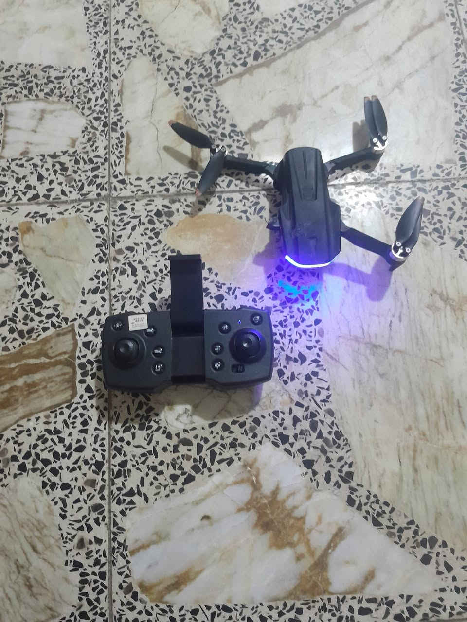 سلام عليكم عندي هاي الدرون ذراعه مكسور بس هيه تشتغل وكلشي مابيه بس ذراع عوزه قيم واخذ


**إذا كنت صاحب هذا الإعلان وتريد حذفه لأي سبب، رجاءا أرسل رسالة إلى الدعم الفني**