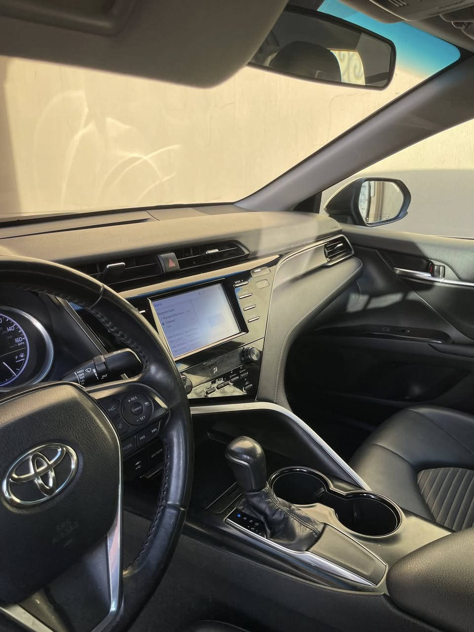 تويوتا كامري se وارد امريكي
…………
اللون : اسود ميتاليك لون مميز اطوخ من العادي
موديل 2019

مواصفات :
كشنات جلد اسود
جامات اوتو 
شاشه 
تحكم ستيرن 
لايت زنون
كشنات كهرباء
كروي سرعة
رادار امامي 
بيها كل مواصفات الامريكي
ره قم سنويه جديد 
ماشي 89 كيلو 

………………………………………
السعر155$  مجال
رجاء المو شراي لايكسر بحلال العالم
.........................
مكان السيارة: اربيل 
السيارة بيهة ضربتها من صندوق وجاملغ  
.........................
للاتصال :*********** 
................................
