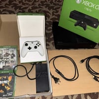 Xbox One 1تيرا • قارئ أقراص معطّل • ٢٠٠ لعبة ديجيتال