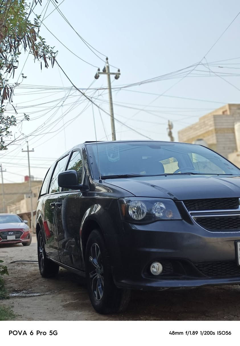 السلام عليكم دوج كرفان للبيع
🟡 المديل 2019
🟠بيبان كهرباء 
🟢صندوق كهرباء 
🔵تشغيل عن بعد
🟢تخم تاير جديد 
🟡حديدايه جديده
🟠كشنات تدفئه تبريد 
🟢مكينه 3600 
🔵سياره فول موصفات 
🟠سياره جاهزه من كلشي 
🟡لايتات زنون 
🔵الرقم ذي قار بسمي تحويل ثاني يوم 
🟠وبعد بيه مواصفات 
🟢والشراي بخدمته 
🟡الرقم ***********
🔵السعر الاتصال عل الرقم الاتي 
🟡السياره مكانه ذي قار
🟠السعر 175 وبيه مجال شي بسيط
