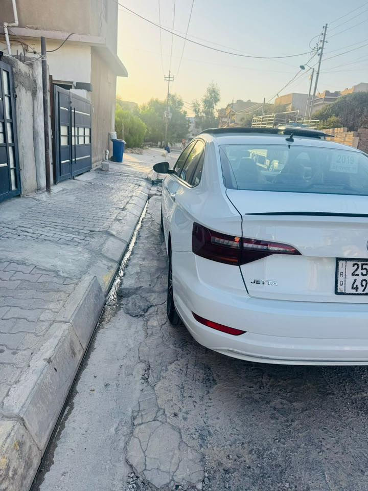 السلام عليكم جيتا  19للبيع الضرر قطعه وحده بدون دواخل ***********السعر 140
