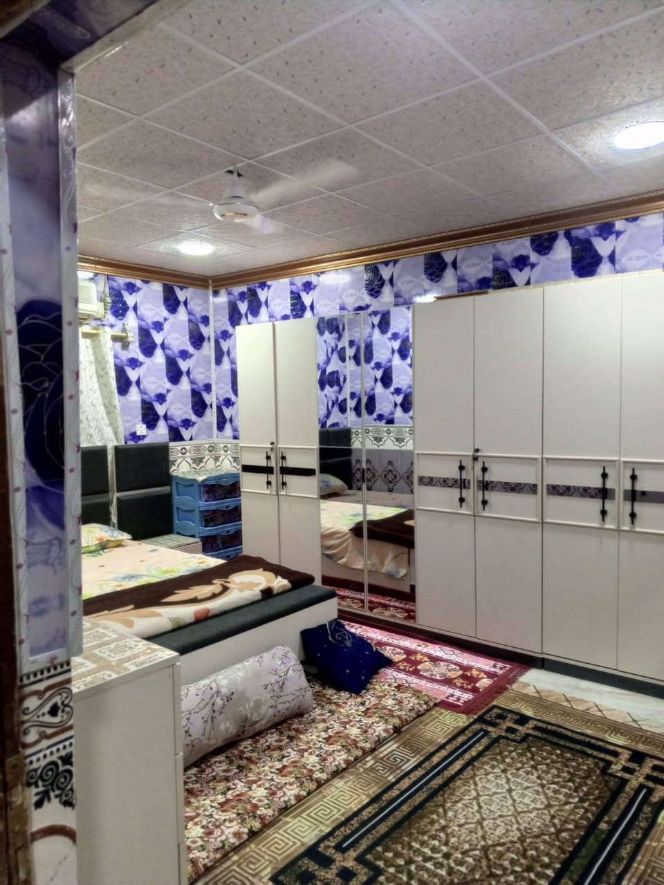 بيت للبيع طابو زراعي سند 25 طابق و نص ثلاث غرف نوم استقبال صاله كبيره ومطبخ وصحيات داخليه و خارجية مع ترك متر مع طارمه 50م المساحة 200م كربلاء حي سومر2 خلف مرقد الحر اتصال *********** ابو سيف المنطقة فيها مجاري باقي بس تبليط كربلاء, العراق
