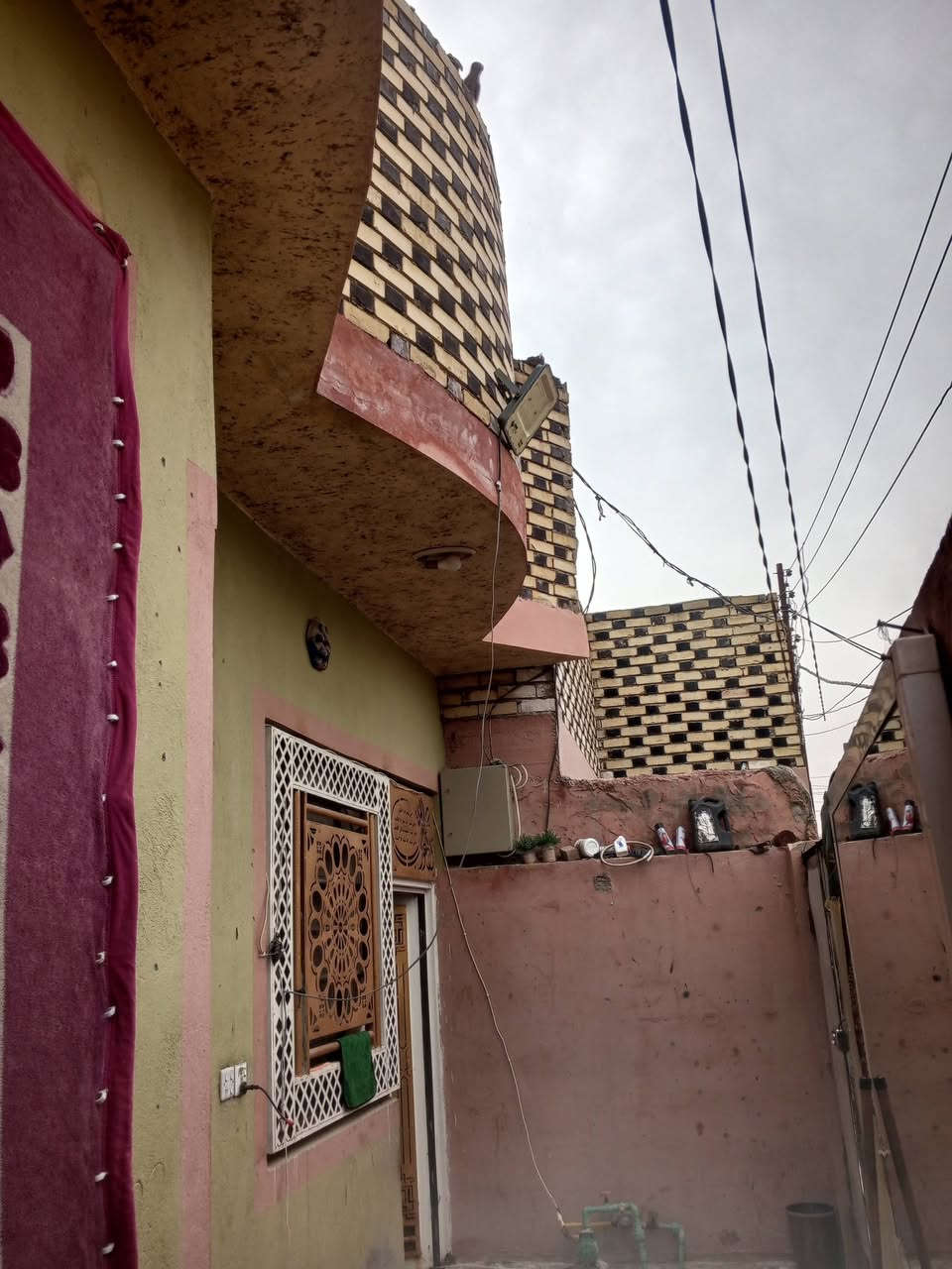 سلام عليكم بيت زراعي للبيع 100 متر سند 25 المكان نجف حي ميسان شارع الشيوخ السعر 40 الاستفسار دك على الرقم ***********
