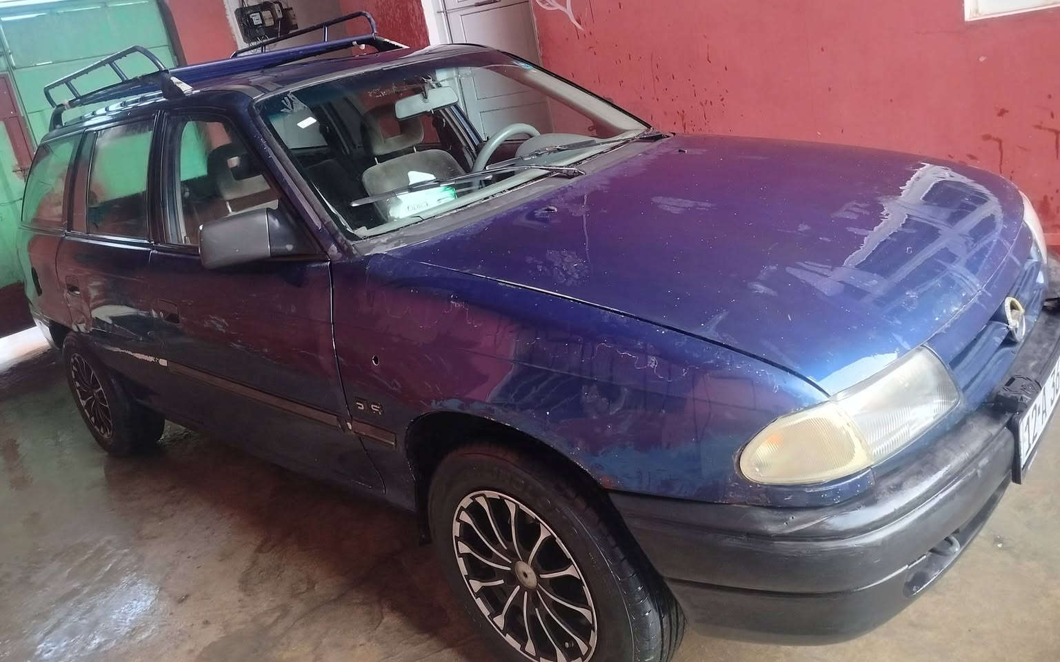 سيارة استرا كير عادي موديل 1992 رقم دولي+ بطاقة بنزين + شرط التحويل للاستفسار رقم الهاتف ***********
