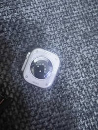 ساعه الترا 1 نضيفةً كلش كامل ملحقات مكانها حي الجهاد  07810424007