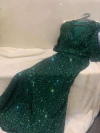 فستان • لبست مرة • توصيل مجاني