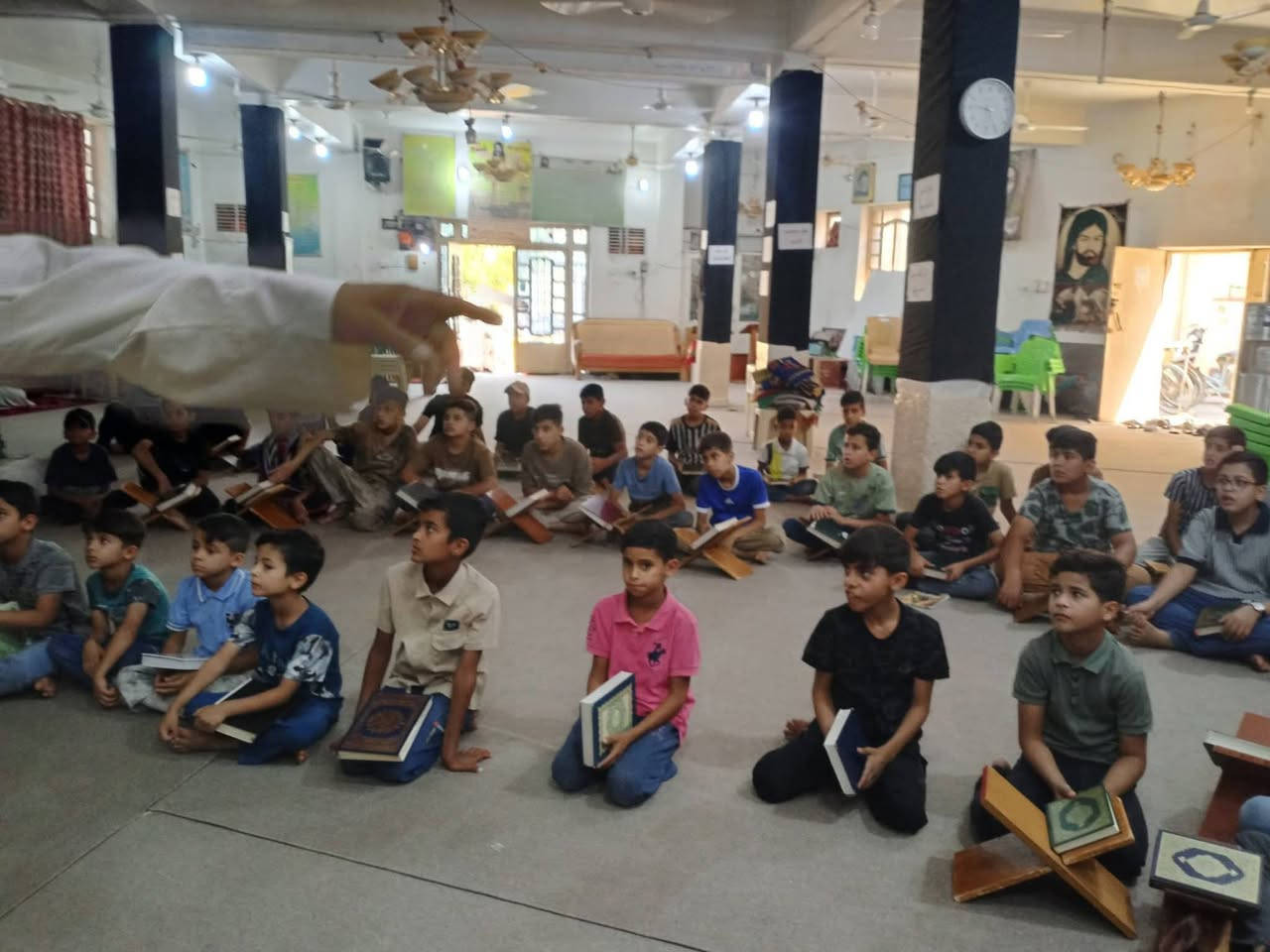 إعلان 
وتنويه 

بسم الله  الرحمن الرحيم
استثمارا للعطلة الصيفية لطلبتنا الاعزاء سنعود لحلقات الدروس القرآنية من يوم غد الأحد  5تموز  في حسينية شهيد المحراب قدس سره عند الساعة الثامنة صباحا.


**إذا كنت صاحب هذا الإعلان وتريد حذفه لأي سبب، رجاءا أرسل رسالة إلى الدعم الفني**