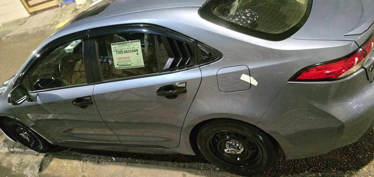 كورلا موديل 2021 امريكي رقم بغداد
فووول مواصفات 
١-فتحه سقف 
٢-بصمه تشغيل 
٣-اشاير بالمري 
٣-نضام ترحيب عند الاقتراب 
٤-تحكمات ستيرن 
السياره ماشيه 95 الف 
كير ومحرك كفاله 
تخم تاير جديد 
لايتات زرع عدسات LED جديد 
ادامه كامله للسياره جديده دهن محرك وكير جديد 
ضررها فقط بنيد مبدل 
والجاملغ نفسه راجع ومصبوغ وبيها طخه بسيطه بقبق الصندوك ومصلحه وجاهزه 
مكان السياره الفلوجه 
السعر 137
للاستفسار ***********
