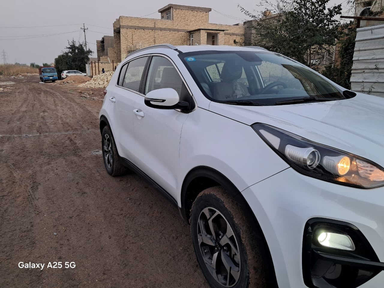 السلام عليكم كيا سبورتج ٢٠١٩ خليجي مكينه ٢٠٠٠ دوش بأسمي تحويل مباشر رقم سنويه جديد سيارة جاهزة مابيها اي نقص حادث باب جاملغ خلفي بي صبغ بدون دواخل وسونار مرفق داخل المنشور السعر ١٧٥ رقم ***********
