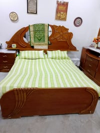 للبيع.. تخت مستعمل نظيف جدا  للاستفسار 07715556553