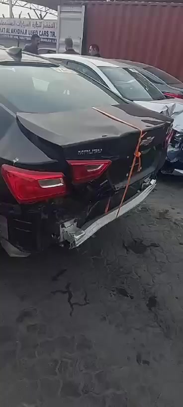 سلام عليكم موديل 23 ماشيه 50 سياره على ايدي وبسمي بدون صبغ بدون ايرباك بيها فديواول ماوصلت دبي موضح 
السعر140 وبيها مجال
***********
